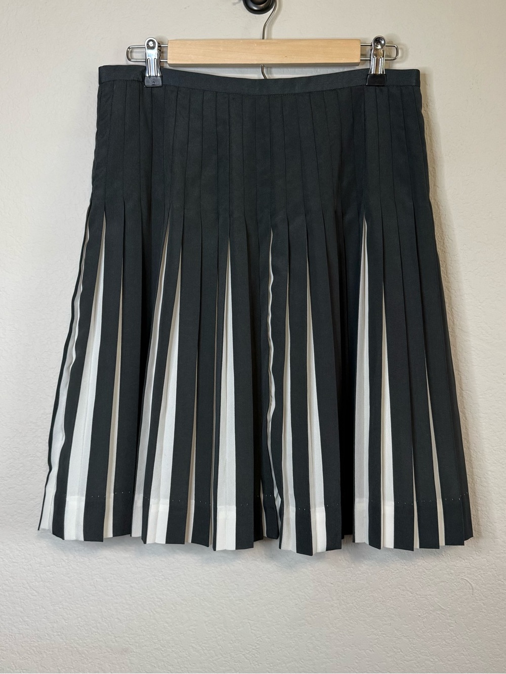 J Crew Accordion Pleated Black & White Contrast Full Midi Skirt A9680 Size 6 - Picture 2 of 12